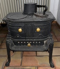 Alter Bügeleisen-Ofen